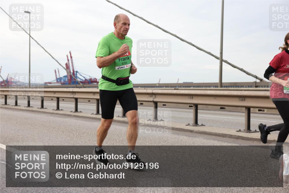 03.10.2025 - Köhlbrandbrückenlauf Lena Gebhardt http://msf.ph/oto/9129196 03.10.2025 16:03:34 Position 2 8206 meine-sportfotos.de