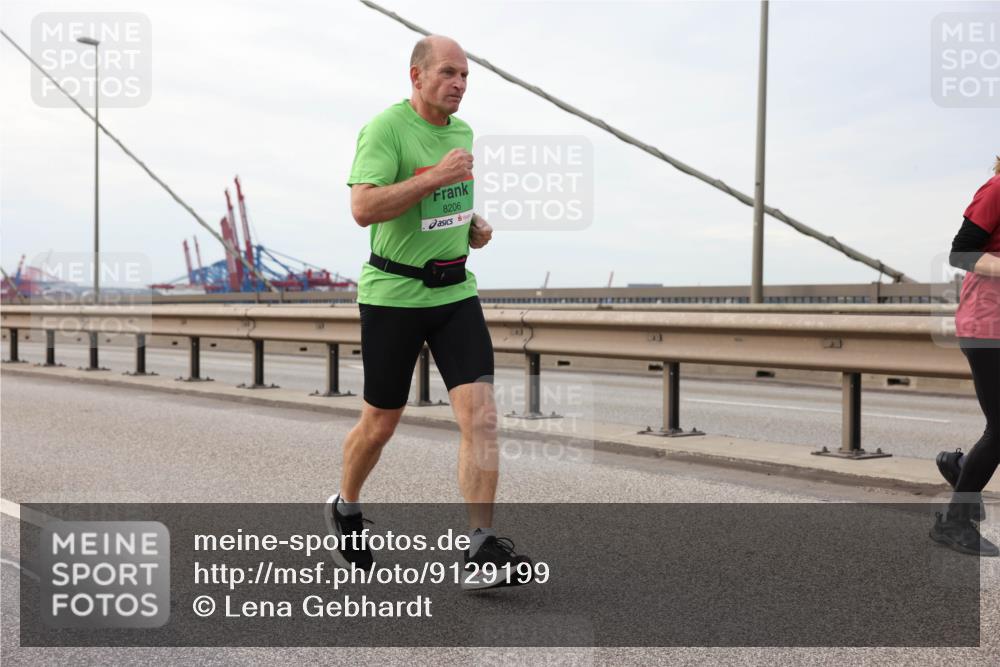 03.10.2025 - Köhlbrandbrückenlauf Lena Gebhardt http://msf.ph/oto/9129199 03.10.2025 16:03:34 Position 2 8206 meine-sportfotos.de