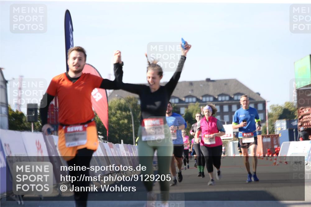 03.10.2025 - Köhlbrandbrückenlauf Jannik Wohlers http://msf.ph/oto/9129205 03.10.2025 13:42:44 Ziel 4944, 5086, 5254, 5418, 6160, 6161, 6260 meine-sportfotos.de