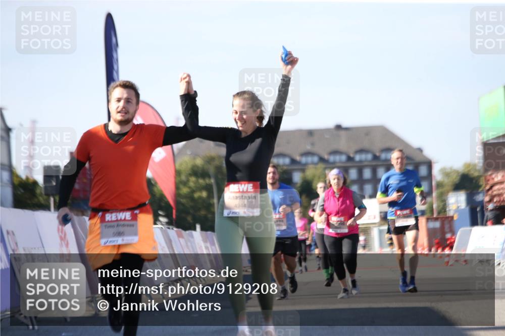 03.10.2025 - Köhlbrandbrückenlauf Jannik Wohlers http://msf.ph/oto/9129208 03.10.2025 13:42:44 Ziel 4944, 5086, 5254, 5418, 6160, 6161, 6260 meine-sportfotos.de
