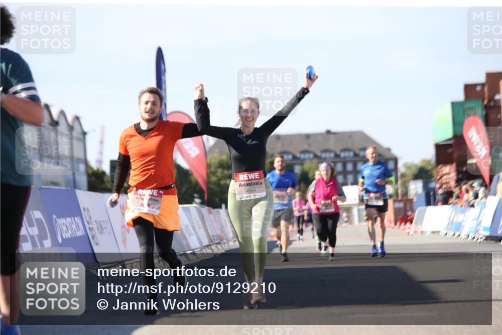 03.10.2025 - Köhlbrandbrückenlauf Jannik Wohlers http://msf.ph/oto/9129210 03.10.2025 13:42:44 Ziel 4944, 5086, 5254, 5418, 6160, 6161, 6260 meine-sportfotos.de