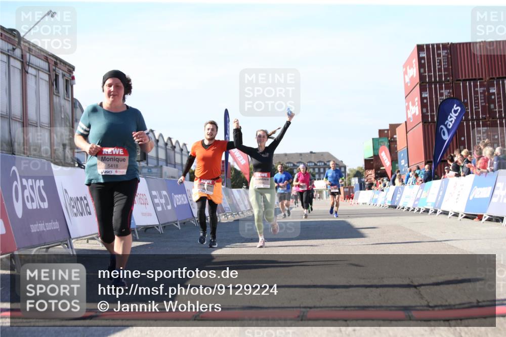 03.10.2025 - Köhlbrandbrückenlauf Jannik Wohlers http://msf.ph/oto/9129224 03.10.2025 13:42:45 Ziel 4944, 5086, 5254, 5418, 6160, 6161, 6260 meine-sportfotos.de