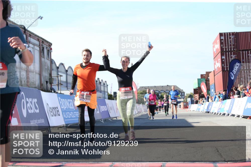 03.10.2025 - Köhlbrandbrückenlauf Jannik Wohlers http://msf.ph/oto/9129239 03.10.2025 13:42:46 Ziel 4944, 5086, 5254, 5418, 6160, 6161, 6260 meine-sportfotos.de