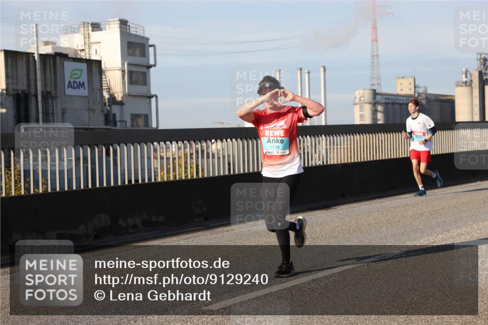 03.10.2025 - Köhlbrandbrückenlauf Lena Gebhardt http://msf.ph/oto/9129240 03.10.2025 09:48:47 Position 2 1119 meine-sportfotos.de