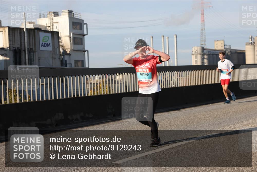 03.10.2025 - Köhlbrandbrückenlauf Lena Gebhardt http://msf.ph/oto/9129243 03.10.2025 09:48:47 Position 2 1119 meine-sportfotos.de