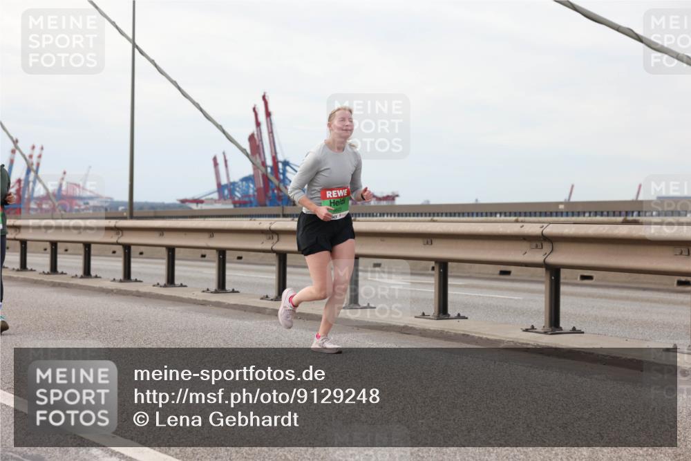 03.10.2025 - Köhlbrandbrückenlauf Lena Gebhardt http://msf.ph/oto/9129248 03.10.2025 16:03:44 Position 2  meine-sportfotos.de