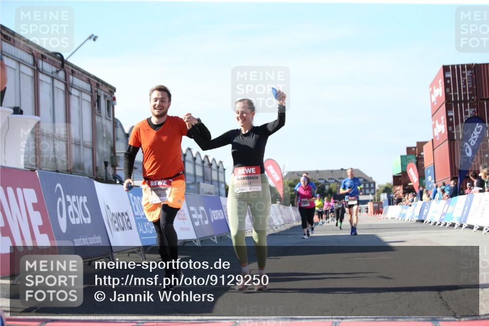 03.10.2025 - Köhlbrandbrückenlauf Jannik Wohlers http://msf.ph/oto/9129250 03.10.2025 13:42:47 Ziel 4944, 5086, 5254, 5418, 6160, 6161, 6260, 6468, 6469 meine-sportfotos.de
