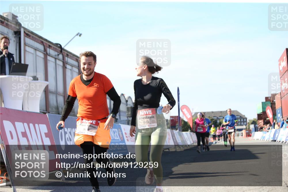 03.10.2025 - Köhlbrandbrückenlauf Jannik Wohlers http://msf.ph/oto/9129259 03.10.2025 13:42:47 Ziel 4944, 5086, 5254, 5418, 6160, 6161, 6260, 6468, 6469 meine-sportfotos.de