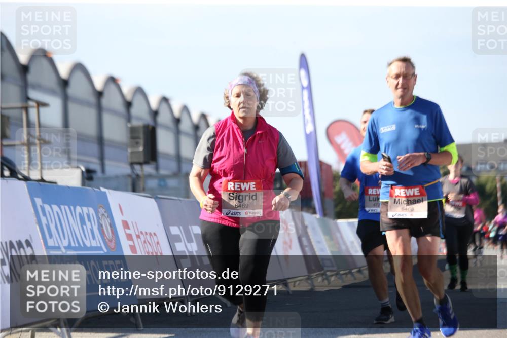 03.10.2025 - Köhlbrandbrückenlauf Jannik Wohlers http://msf.ph/oto/9129271 03.10.2025 13:42:52 Ziel 4778, 4944, 5086, 5254, 5418, 6260, 6468, 6469 meine-sportfotos.de