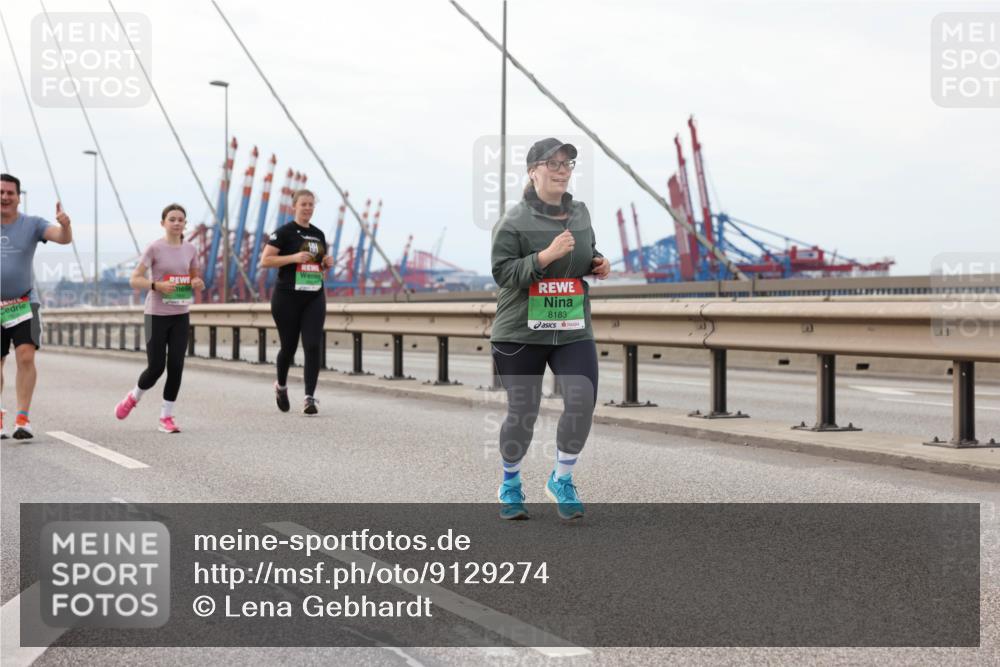 03.10.2025 - Köhlbrandbrückenlauf Lena Gebhardt http://msf.ph/oto/9129274 03.10.2025 16:03:45 Position 2 8183 meine-sportfotos.de