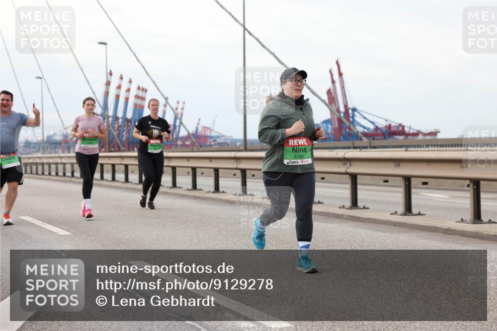 03.10.2025 - Köhlbrandbrückenlauf Lena Gebhardt http://msf.ph/oto/9129278 03.10.2025 16:03:45 Position 2 8183 meine-sportfotos.de