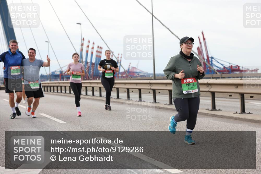 03.10.2025 - Köhlbrandbrückenlauf Lena Gebhardt http://msf.ph/oto/9129286 03.10.2025 16:03:45 Position 2 8183 meine-sportfotos.de