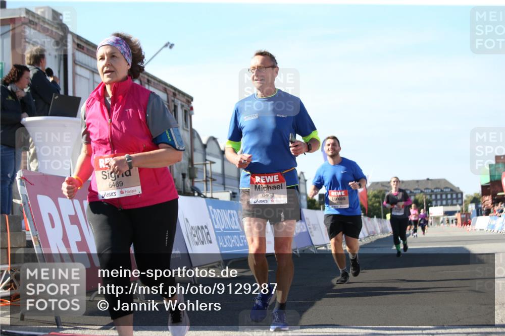 03.10.2025 - Köhlbrandbrückenlauf Jannik Wohlers http://msf.ph/oto/9129287 03.10.2025 13:42:54 Ziel 4778, 4944, 5086, 5418, 6468, 6469, 6548 meine-sportfotos.de