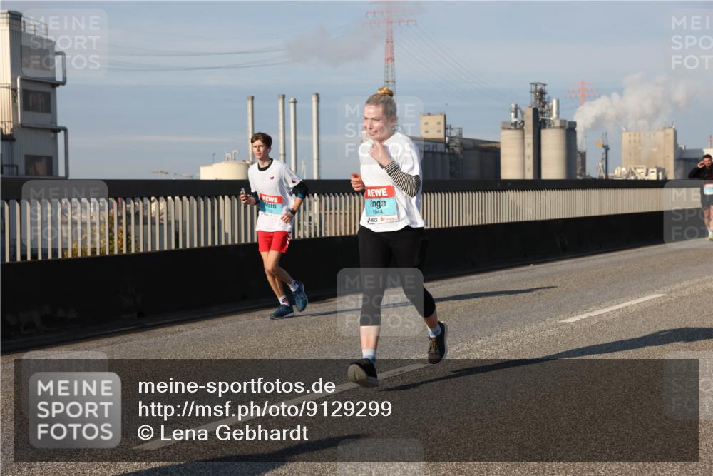 03.10.2025 - Köhlbrandbrückenlauf Lena Gebhardt http://msf.ph/oto/9129299 03.10.2025 09:48:49 Position 2 1944 meine-sportfotos.de