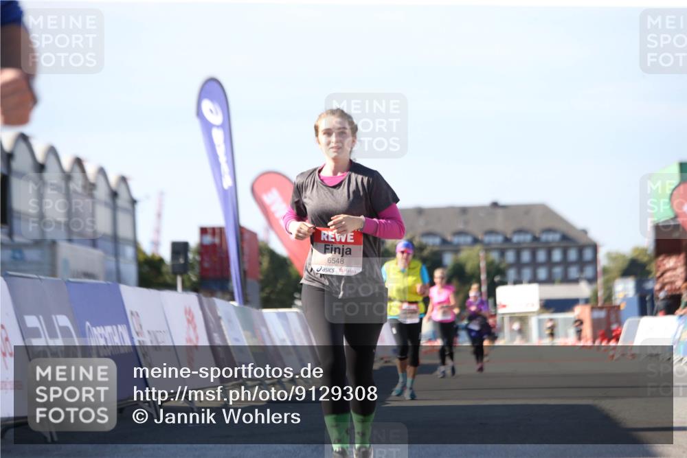 03.10.2025 - Köhlbrandbrückenlauf Jannik Wohlers http://msf.ph/oto/9129308 03.10.2025 13:42:57 Ziel 4778, 4944, 5086, 6468, 6469, 6548 meine-sportfotos.de