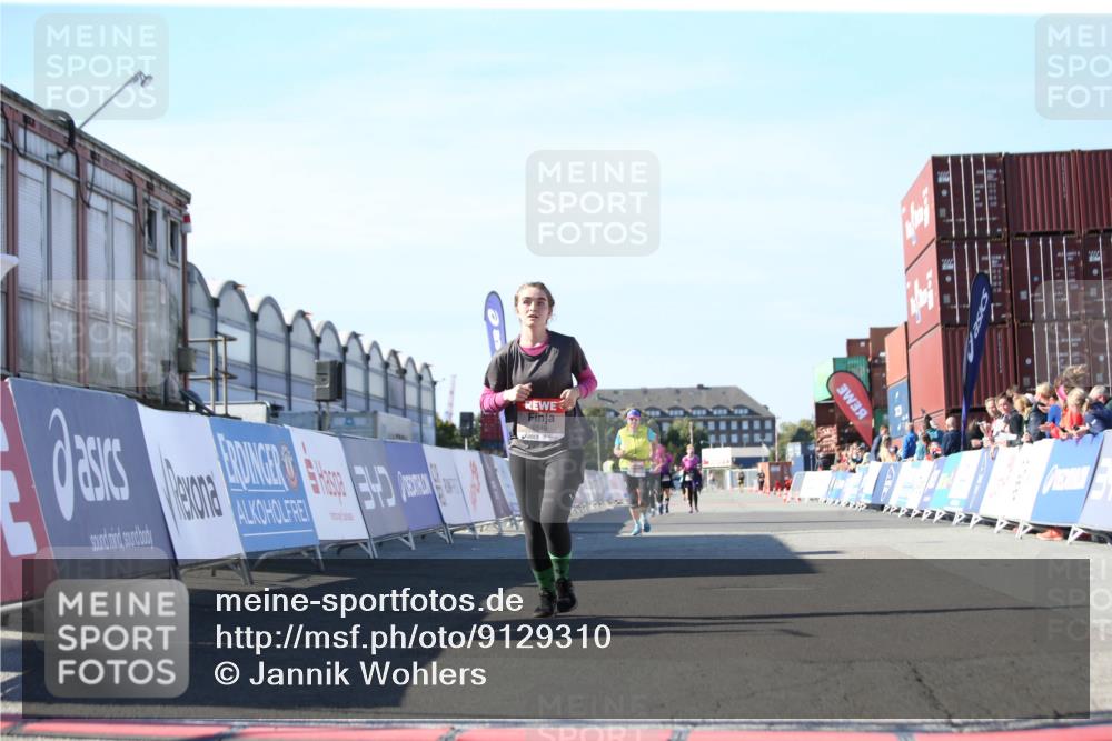 03.10.2025 - Köhlbrandbrückenlauf Jannik Wohlers http://msf.ph/oto/9129310 03.10.2025 13:42:58 Ziel 4778, 6468, 6469, 6548 meine-sportfotos.de