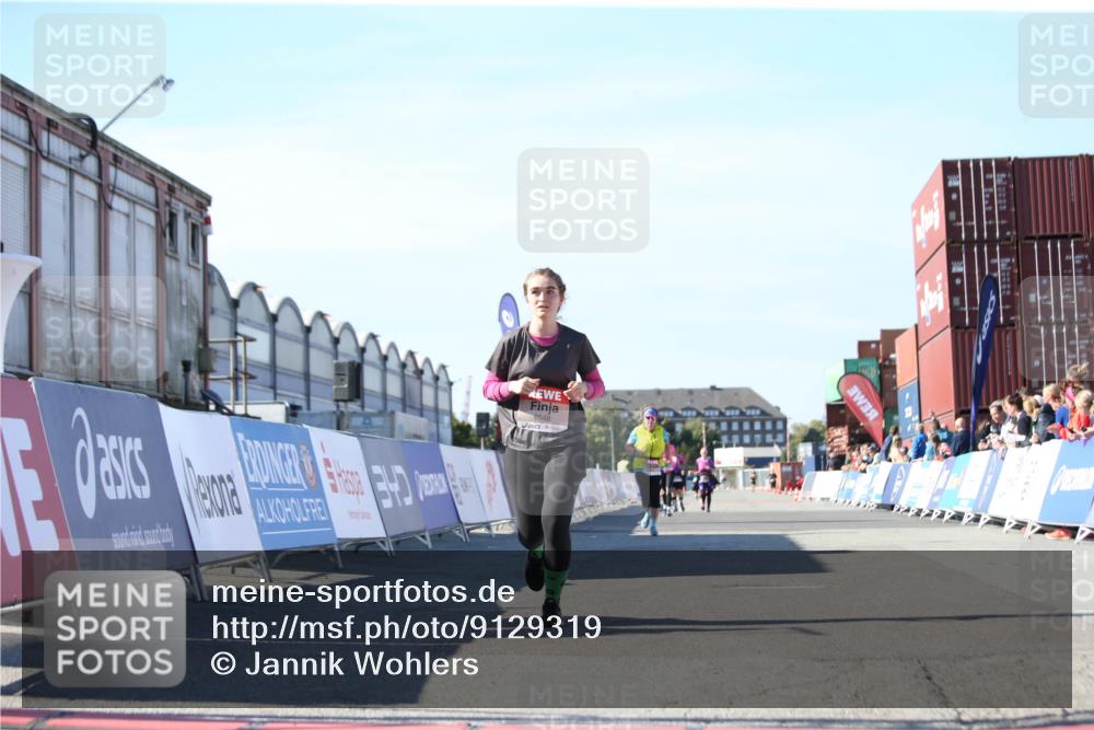 03.10.2025 - Köhlbrandbrückenlauf Jannik Wohlers http://msf.ph/oto/9129319 03.10.2025 13:42:58 Ziel 4778, 6468, 6469, 6548 meine-sportfotos.de