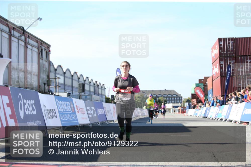 03.10.2025 - Köhlbrandbrückenlauf Jannik Wohlers http://msf.ph/oto/9129322 03.10.2025 13:42:58 Ziel 4778, 6468, 6469, 6548 meine-sportfotos.de