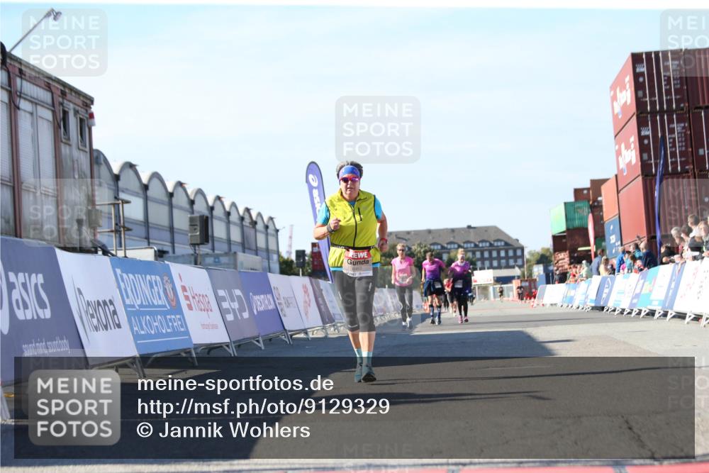 03.10.2025 - Köhlbrandbrückenlauf Jannik Wohlers http://msf.ph/oto/9129329 03.10.2025 13:43:05 Ziel 4778, 6463, 6548 meine-sportfotos.de