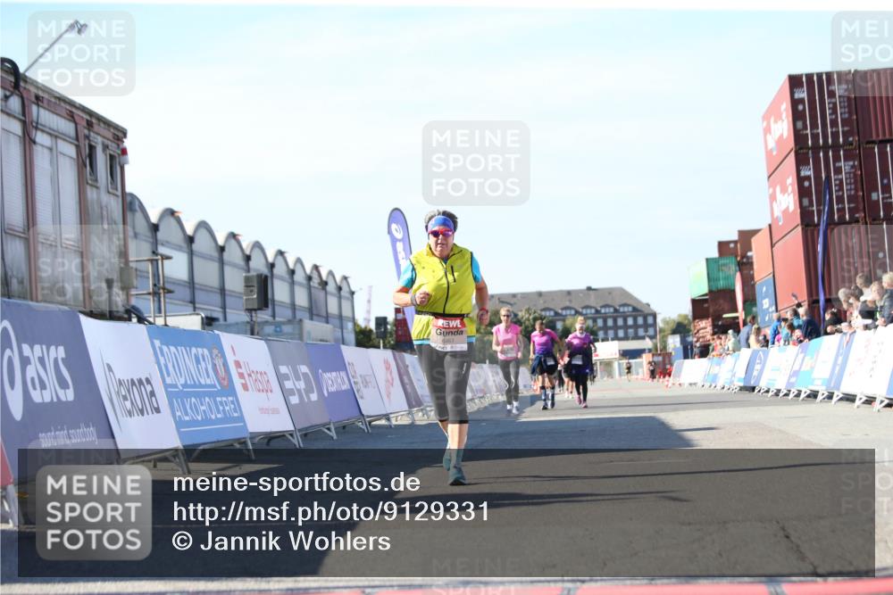 03.10.2025 - Köhlbrandbrückenlauf Jannik Wohlers http://msf.ph/oto/9129331 03.10.2025 13:43:05 Ziel 4778, 6463, 6548 meine-sportfotos.de