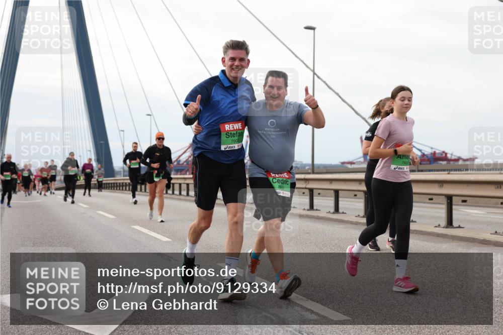 03.10.2025 - Köhlbrandbrückenlauf Lena Gebhardt http://msf.ph/oto/9129334 03.10.2025 16:03:48 Position 2 2024, 7908, 7905, 7900 meine-sportfotos.de