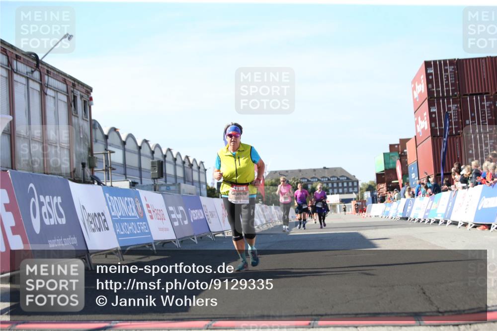 03.10.2025 - Köhlbrandbrückenlauf Jannik Wohlers http://msf.ph/oto/9129335 03.10.2025 13:43:06 Ziel 6463, 6548 meine-sportfotos.de