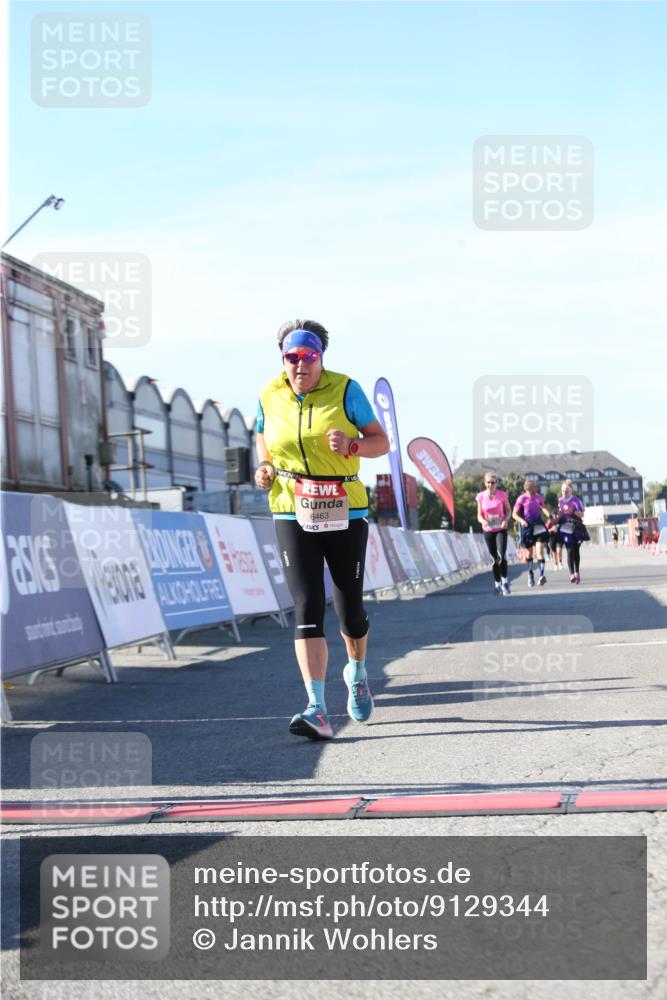 03.10.2025 - Köhlbrandbrückenlauf Jannik Wohlers http://msf.ph/oto/9129344 03.10.2025 13:43:07 Ziel 6463, 6548 meine-sportfotos.de