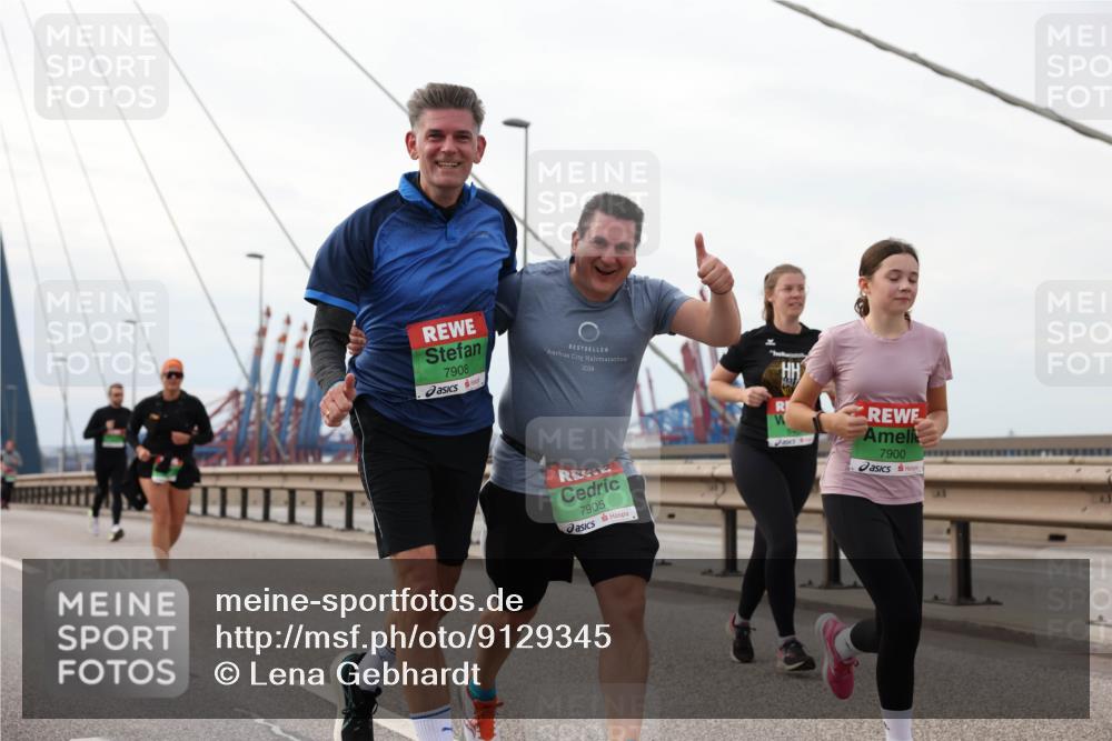 03.10.2025 - Köhlbrandbrückenlauf Lena Gebhardt http://msf.ph/oto/9129345 03.10.2025 16:03:48 Position 2 7908, 2024, 7905, 7900 meine-sportfotos.de
