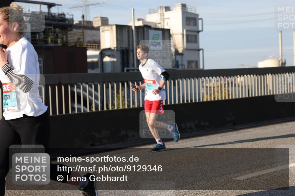 03.10.2025 - Köhlbrandbrückenlauf Lena Gebhardt http://msf.ph/oto/9129346 03.10.2025 09:48:50 Position 2 1944 meine-sportfotos.de