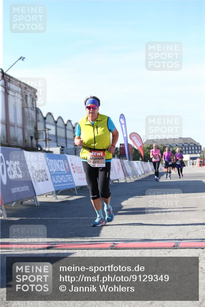 03.10.2025 - Köhlbrandbrückenlauf Jannik Wohlers http://msf.ph/oto/9129349 03.10.2025 13:43:07 Ziel 6463, 6548 meine-sportfotos.de
