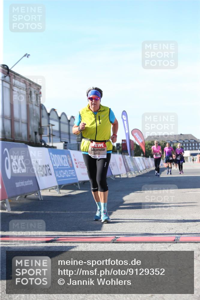 03.10.2025 - Köhlbrandbrückenlauf Jannik Wohlers http://msf.ph/oto/9129352 03.10.2025 13:43:07 Ziel 6463, 6548 meine-sportfotos.de