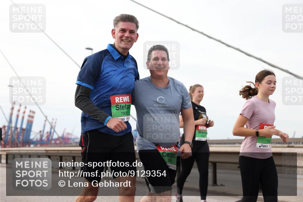 03.10.2025 - Köhlbrandbrückenlauf Lena Gebhardt http://msf.ph/oto/9129354 03.10.2025 16:03:49 Position 2 7908, 2024, 7905, 7900 meine-sportfotos.de