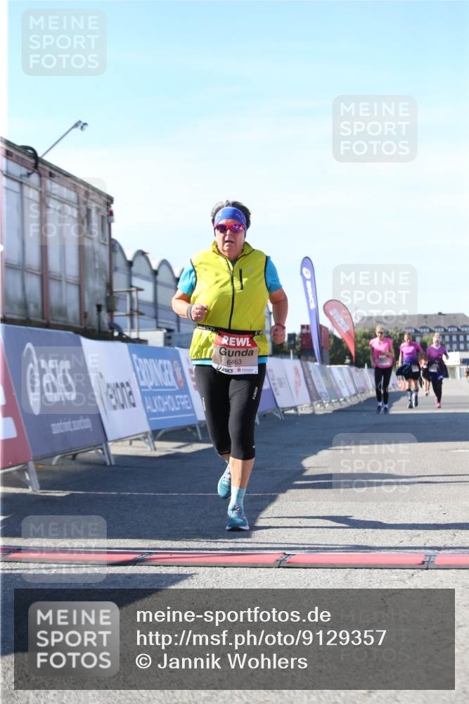 03.10.2025 - Köhlbrandbrückenlauf Jannik Wohlers http://msf.ph/oto/9129357 03.10.2025 13:43:07 Ziel 6463, 6548 meine-sportfotos.de