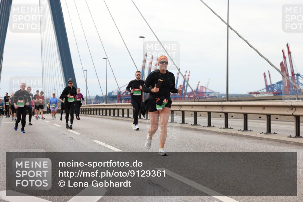 03.10.2025 - Köhlbrandbrückenlauf Lena Gebhardt http://msf.ph/oto/9129361 03.10.2025 16:03:50 Position 2  meine-sportfotos.de