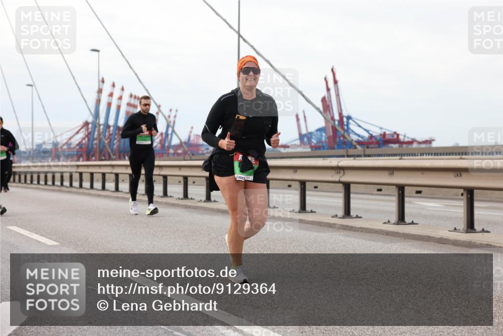 03.10.2025 - Köhlbrandbrückenlauf Lena Gebhardt http://msf.ph/oto/9129364 03.10.2025 16:03:51 Position 2  meine-sportfotos.de