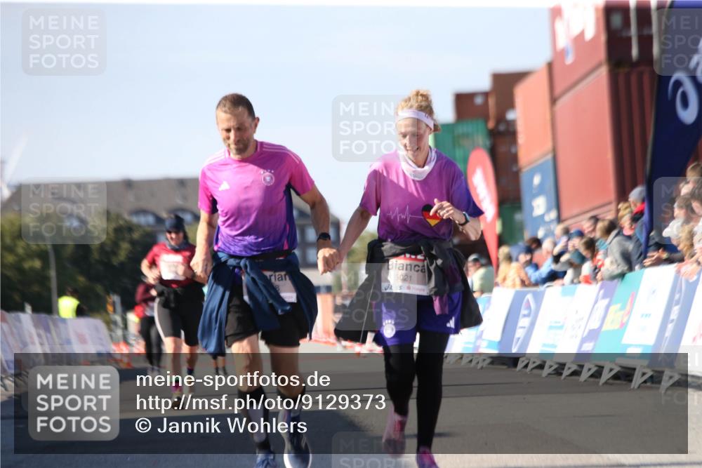 03.10.2025 - Köhlbrandbrückenlauf Jannik Wohlers http://msf.ph/oto/9129373 03.10.2025 13:43:15 Ziel 4238, 5021, 6463, 6711 meine-sportfotos.de