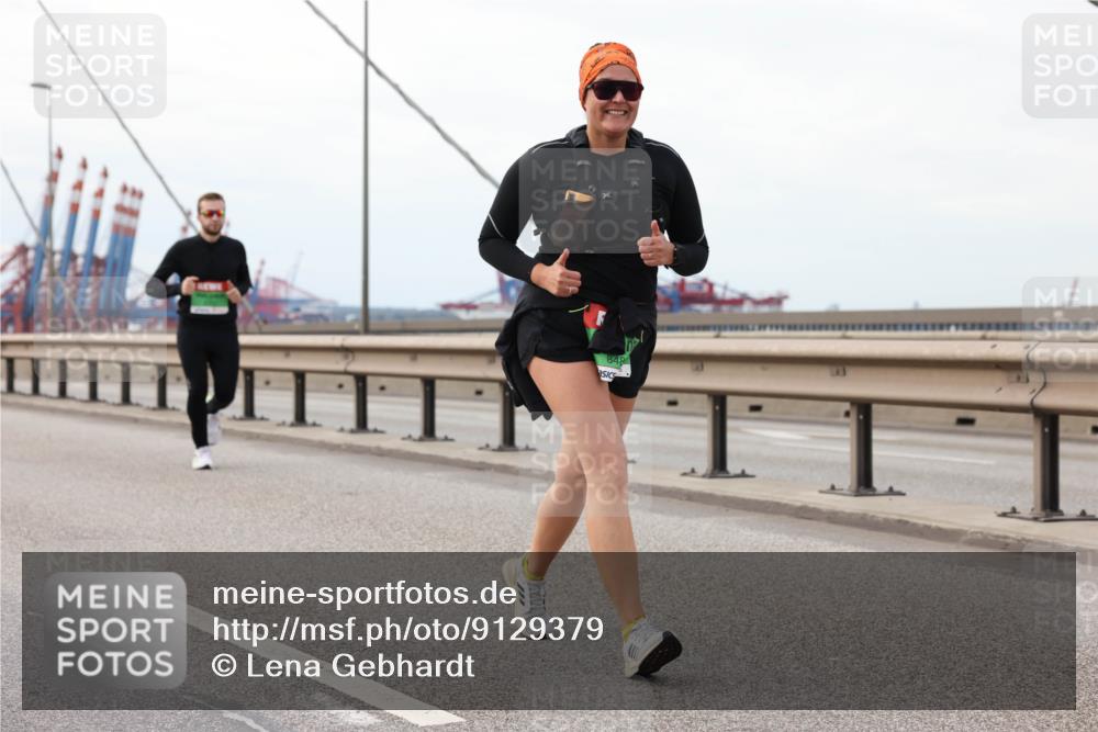 03.10.2025 - Köhlbrandbrückenlauf Lena Gebhardt http://msf.ph/oto/9129379 03.10.2025 16:03:52 Position 2 848 meine-sportfotos.de