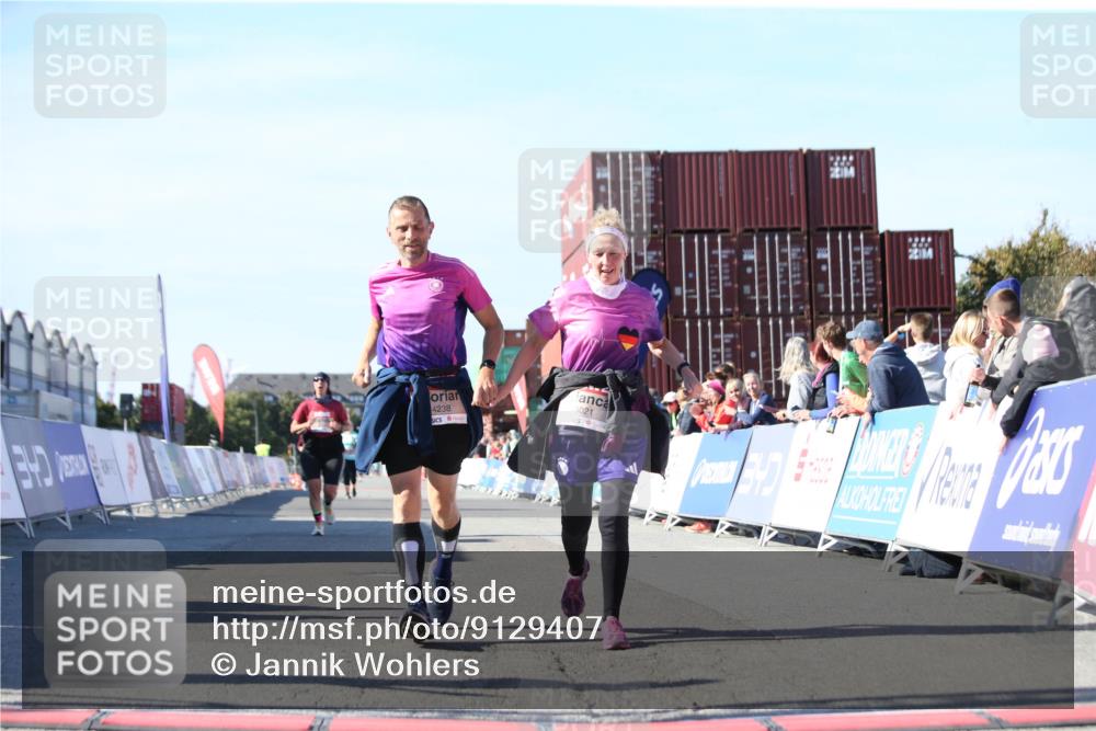 03.10.2025 - Köhlbrandbrückenlauf Jannik Wohlers http://msf.ph/oto/9129407 03.10.2025 13:43:18 Ziel 4238, 5021, 5464, 6711 meine-sportfotos.de