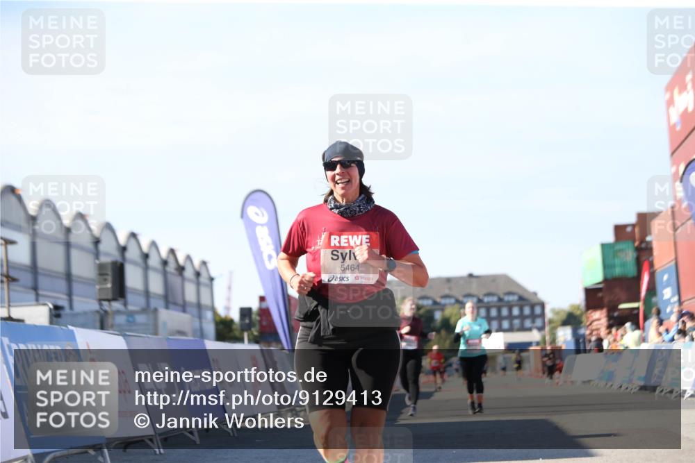 03.10.2025 - Köhlbrandbrückenlauf Jannik Wohlers http://msf.ph/oto/9129413 03.10.2025 13:43:22 Ziel 4238, 5021, 5464, 6711 meine-sportfotos.de