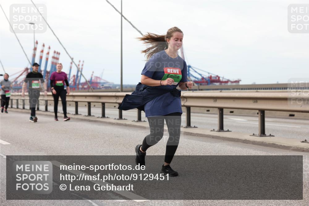 03.10.2025 - Köhlbrandbrückenlauf Lena Gebhardt http://msf.ph/oto/9129451 03.10.2025 16:03:58 Position 2  meine-sportfotos.de