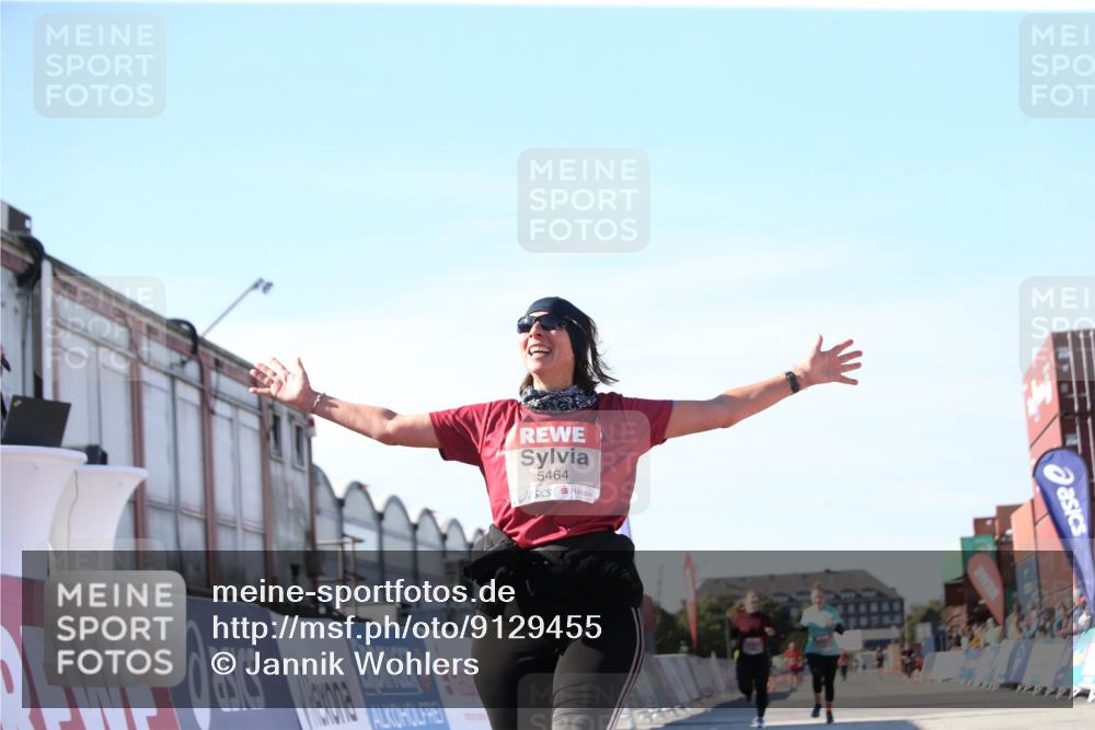 03.10.2025 - Köhlbrandbrückenlauf Jannik Wohlers http://msf.ph/oto/9129455 03.10.2025 13:43:24 Ziel 4238, 5021, 5464, 5499, 5559, 6711 meine-sportfotos.de