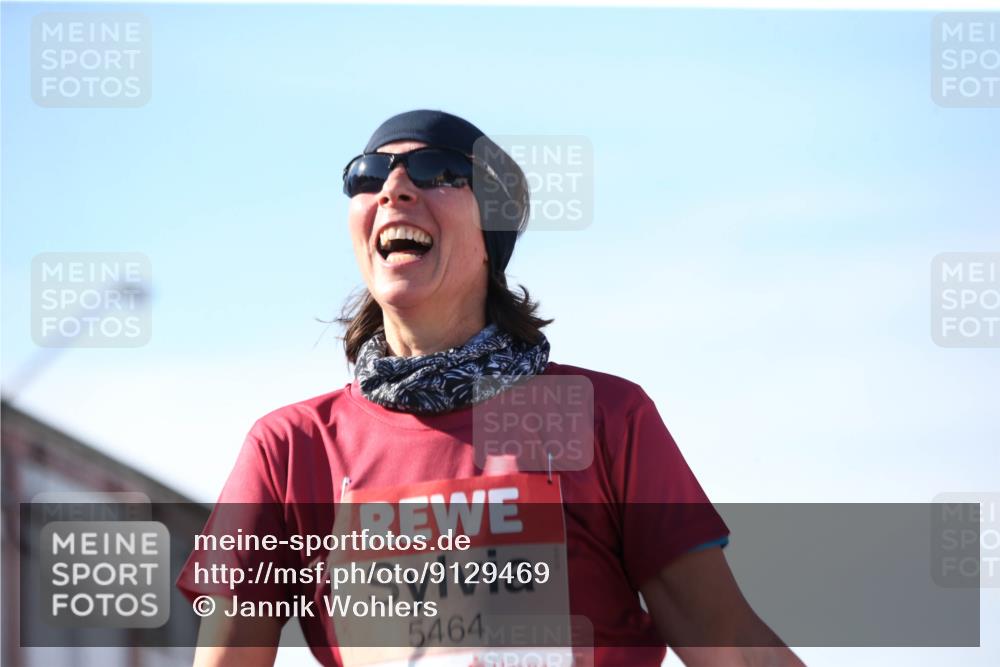 03.10.2025 - Köhlbrandbrückenlauf Jannik Wohlers http://msf.ph/oto/9129469 03.10.2025 13:43:25 Ziel 4238, 5021, 5464, 5499, 5559, 6711 meine-sportfotos.de