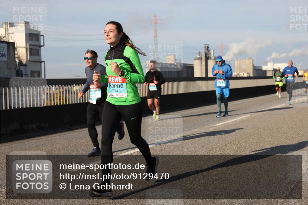 03.10.2025 - Köhlbrandbrückenlauf Lena Gebhardt http://msf.ph/oto/9129470 03.10.2025 09:48:54 Position 2 1218, 2714 meine-sportfotos.de