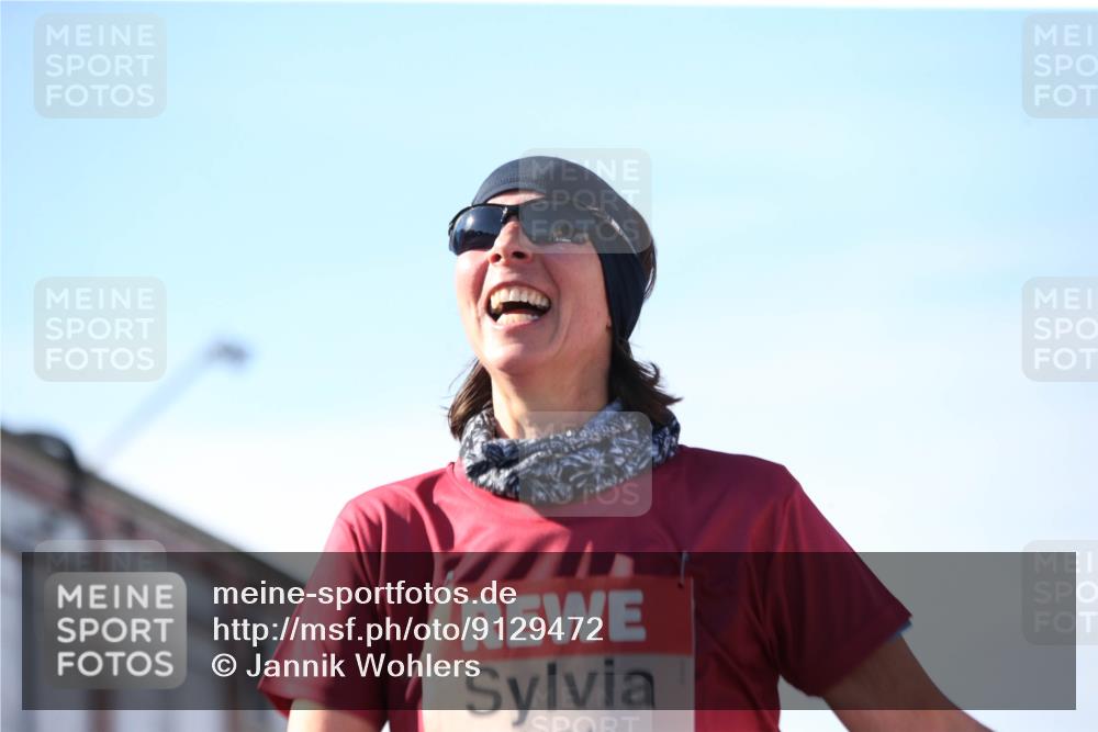 03.10.2025 - Köhlbrandbrückenlauf Jannik Wohlers http://msf.ph/oto/9129472 03.10.2025 13:43:25 Ziel 4238, 5021, 5464, 5499, 5559, 6711 meine-sportfotos.de
