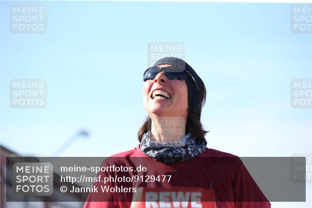 03.10.2025 - Köhlbrandbrückenlauf Jannik Wohlers http://msf.ph/oto/9129477 03.10.2025 13:43:25 Ziel 4238, 5021, 5464, 5499, 5559, 6711 meine-sportfotos.de