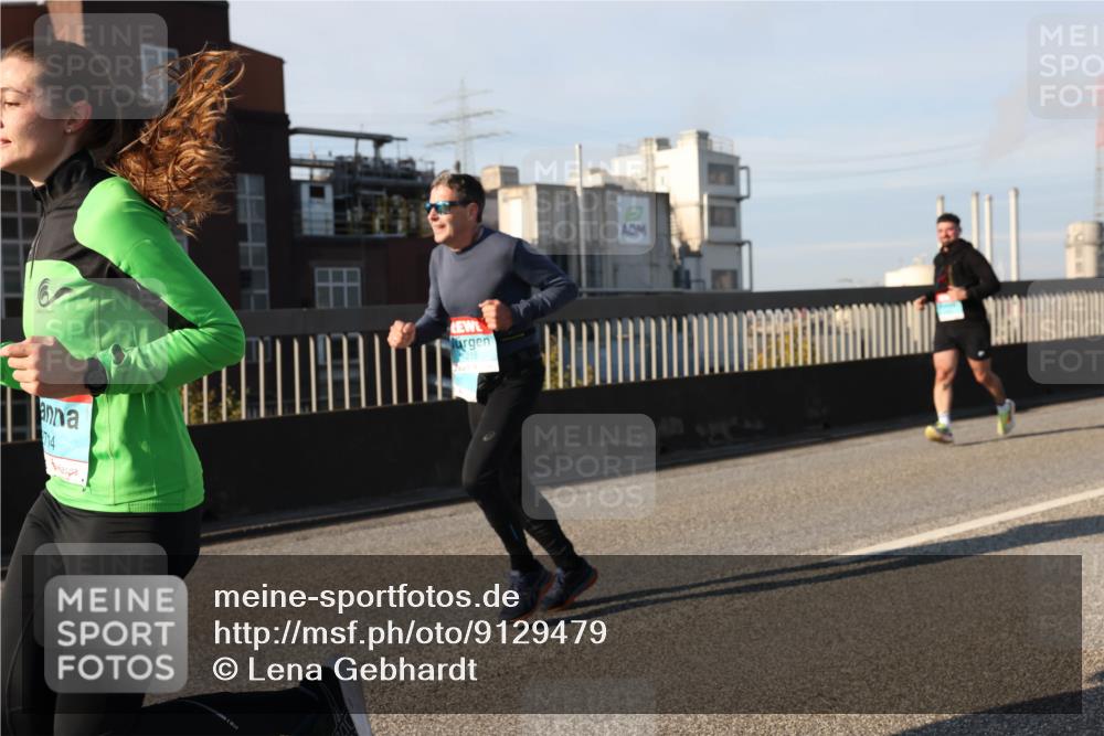 03.10.2025 - Köhlbrandbrückenlauf Lena Gebhardt http://msf.ph/oto/9129479 03.10.2025 09:48:55 Position 2 6, 714 meine-sportfotos.de