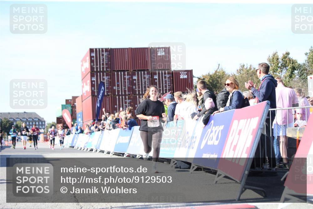 03.10.2025 - Köhlbrandbrückenlauf Jannik Wohlers http://msf.ph/oto/9129503 03.10.2025 13:43:50 Ziel 5351 meine-sportfotos.de