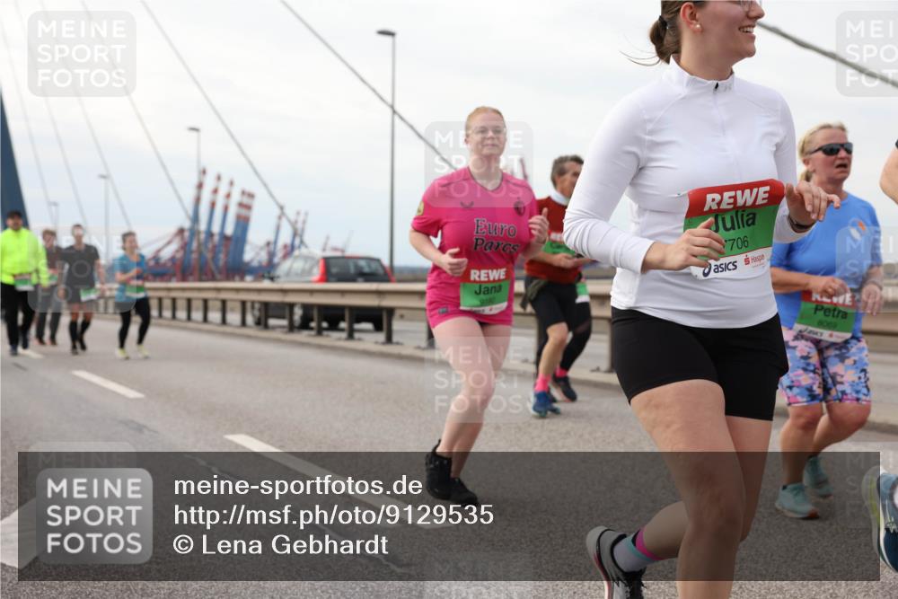 03.10.2025 - Köhlbrandbrückenlauf Lena Gebhardt http://msf.ph/oto/9129535 03.10.2025 16:04:07 Position 2 706, 8069 meine-sportfotos.de