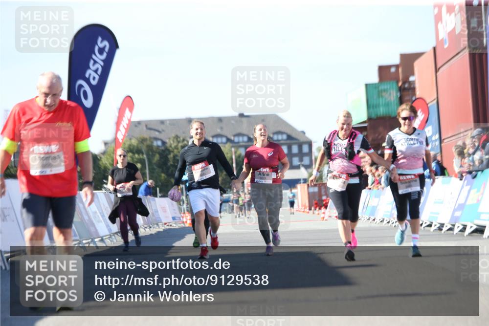 03.10.2025 - Köhlbrandbrückenlauf Jannik Wohlers http://msf.ph/oto/9129538 03.10.2025 13:43:57 Ziel 4295, 5351, 5445, 6550 meine-sportfotos.de