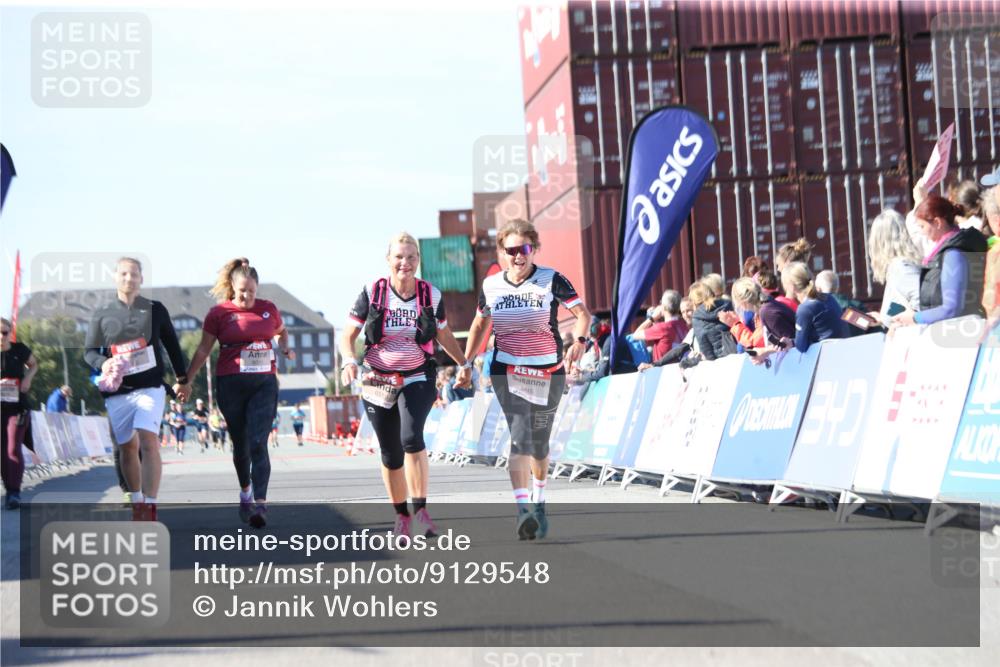 03.10.2025 - Köhlbrandbrückenlauf Jannik Wohlers http://msf.ph/oto/9129548 03.10.2025 13:43:58 Ziel 4295, 5351, 5445, 6010, 6011, 6550 meine-sportfotos.de